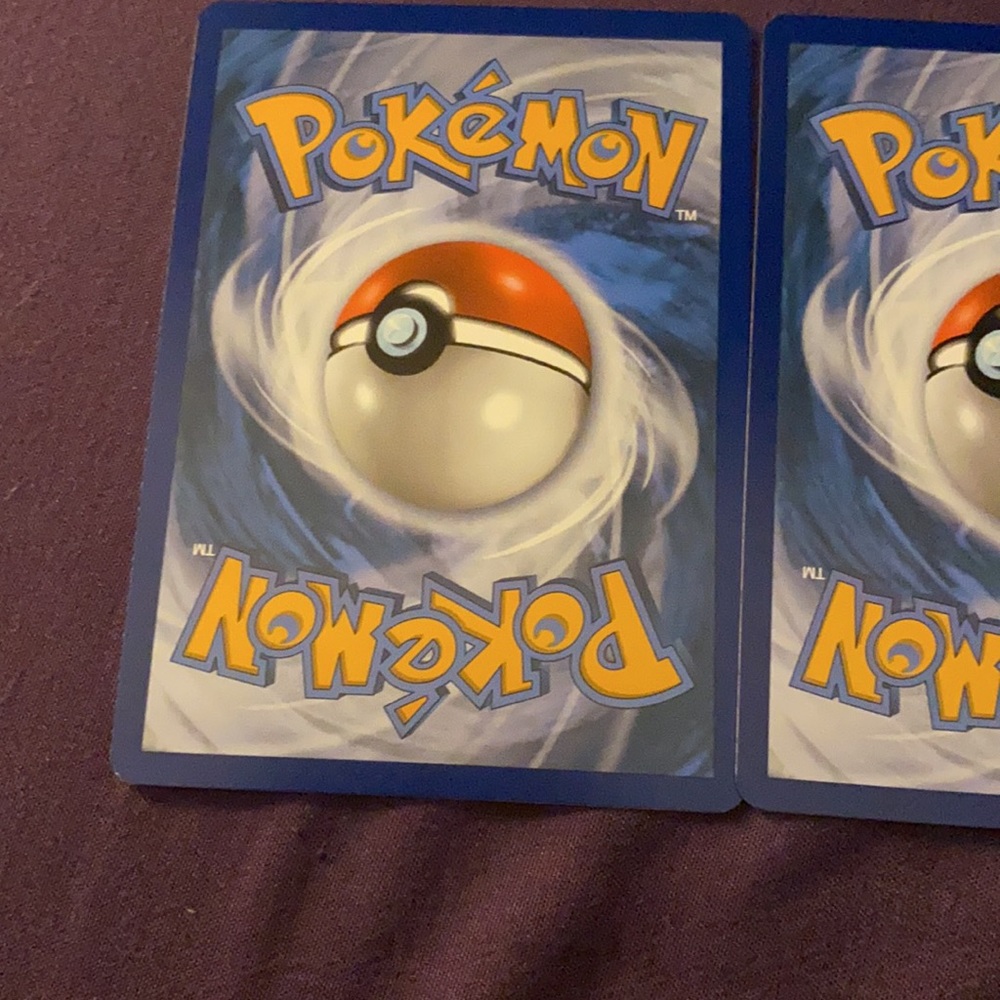 Three Pokémon Cards - Picture 4 of 6